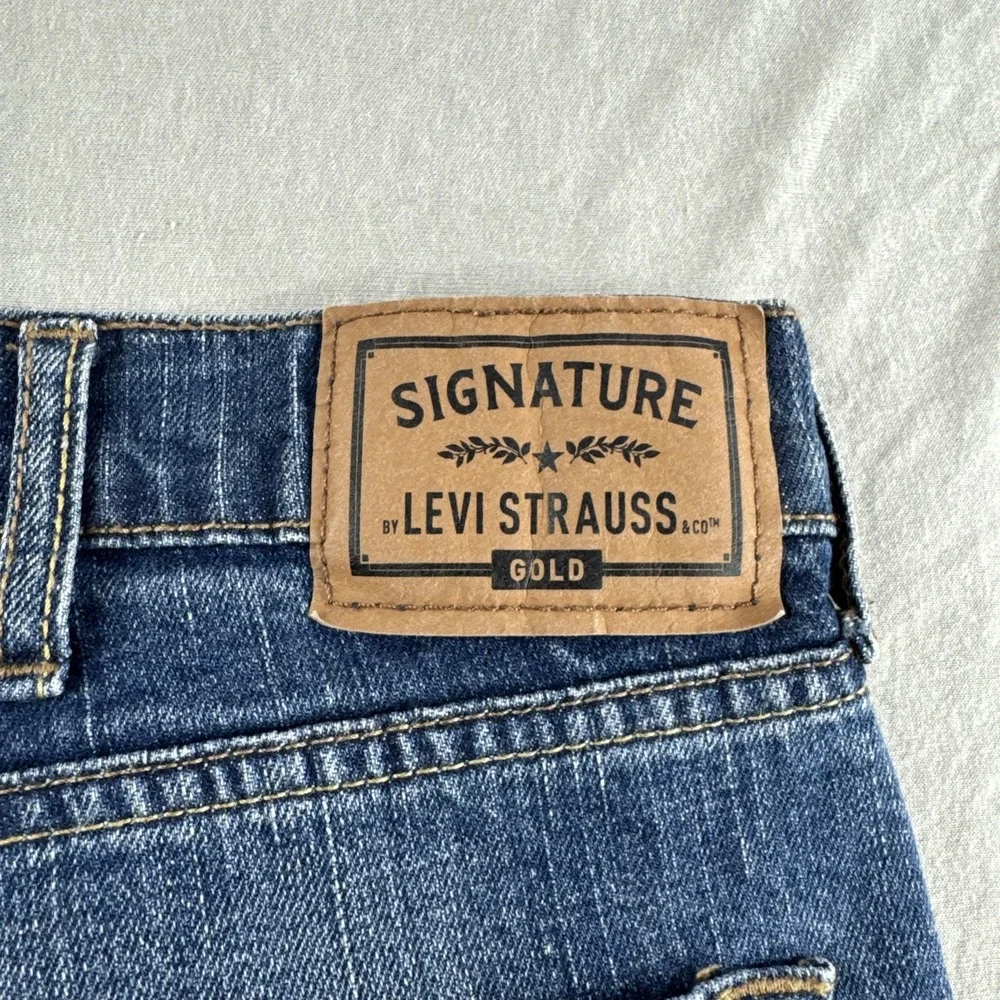 Signature Levi Strauss Gold Jeans Mens 42x32 Relaxed Blue Denim Pants Stretch